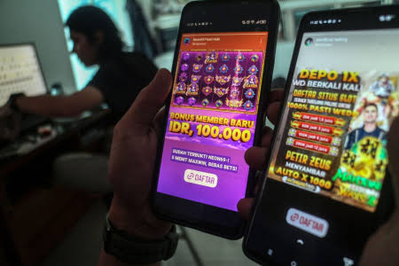 Keuntungan slot online bagi pemula judi sangatlah menarik. Pertama, permainan ini menawarkan kemudahan akses, di mana pemain dapat bermain